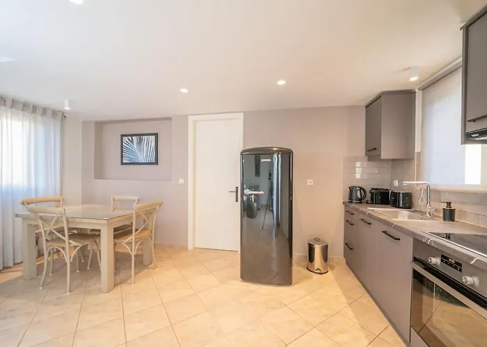 Seashell Luxury Residence - Apartment 2